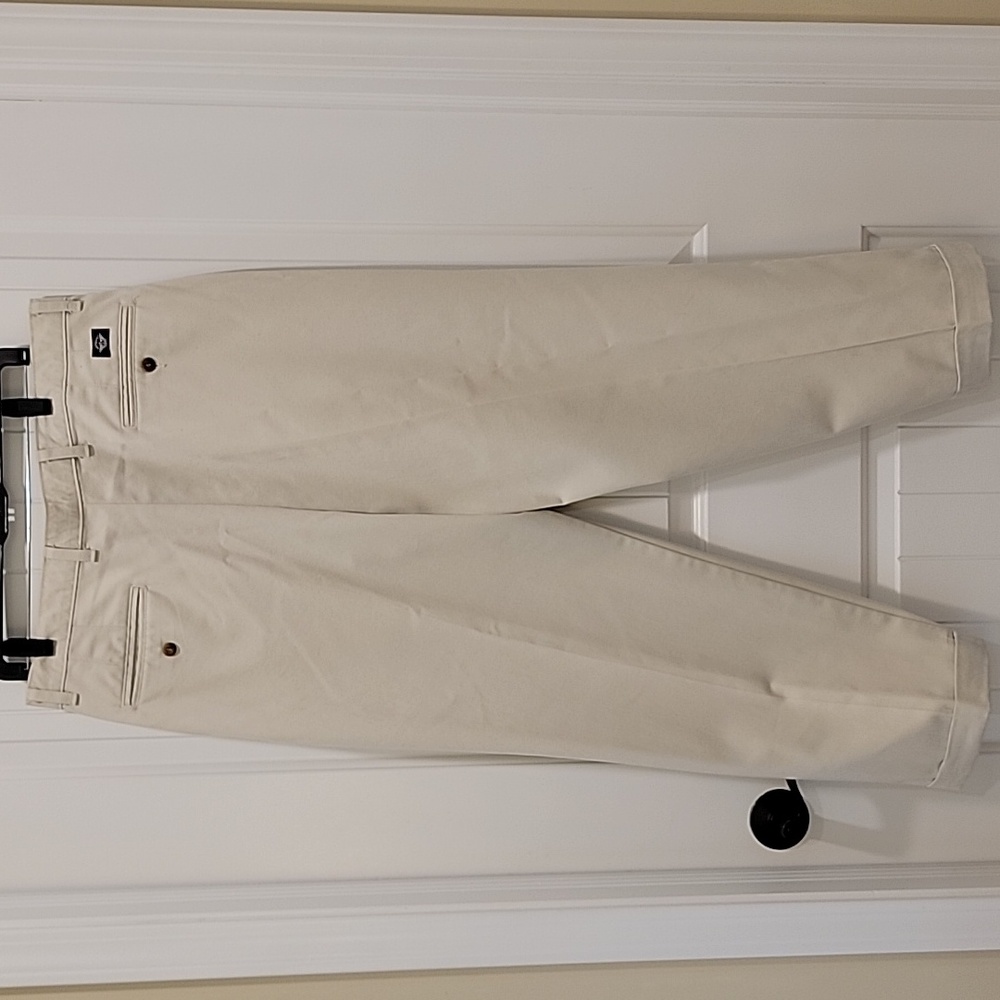 Dockers Loose Fit Pleated Cuffed Khaki Pants Size 36 - Picture 5 of 8